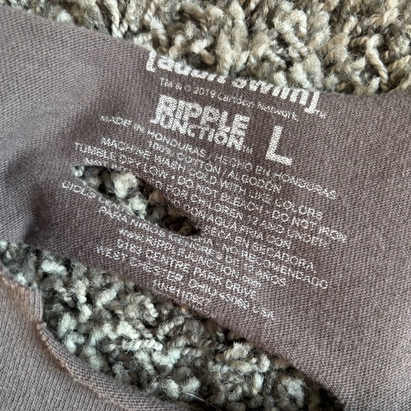 “Upcycled Rick and Morty Gray T-Shirt - Size Large | Eco-Friendly Fan Apparel” - Picture 2 of 5